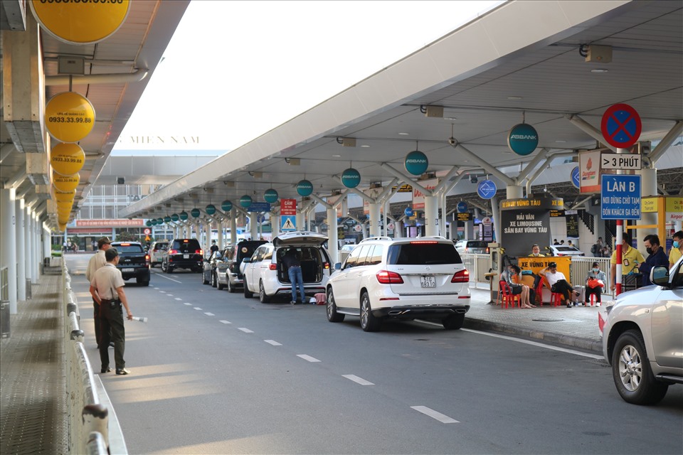 Xe 7 chỗ từ sân bay Tân Sơn Nhất về Quận Thủ Đức - Hành trình thoải mái, không lo chờ đợi!