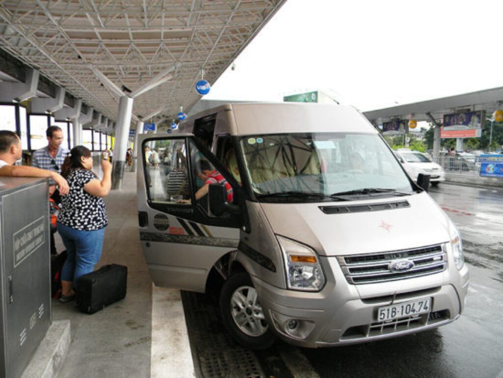 Những lưu ý quan trọng khi sử dụng dịch vụ thuê xe 7 chỗ từ sân bay Tân Sơn Nhất về Quận Thủ Đức
